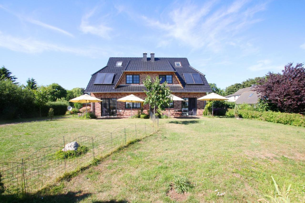 Ostseehaus Odin Doppelhaushaelfte Wiek auf Rügen Esterno foto